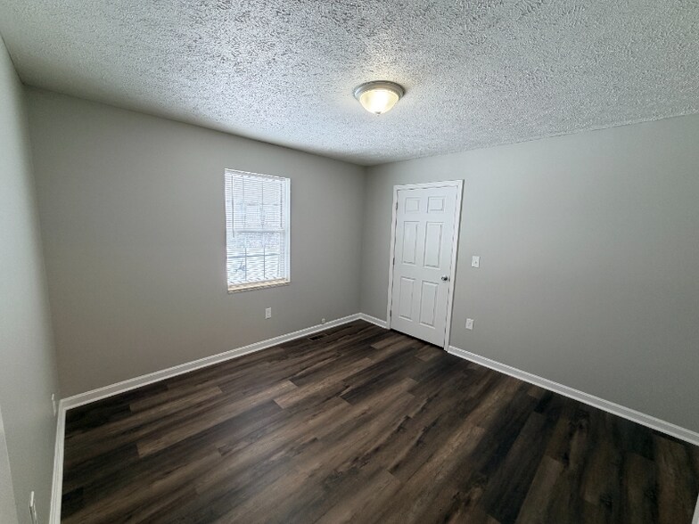 Building Photo - 8425 Shell Ln NW