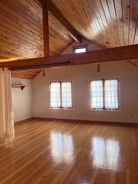 Building Photo - 1506 Emerald Dr