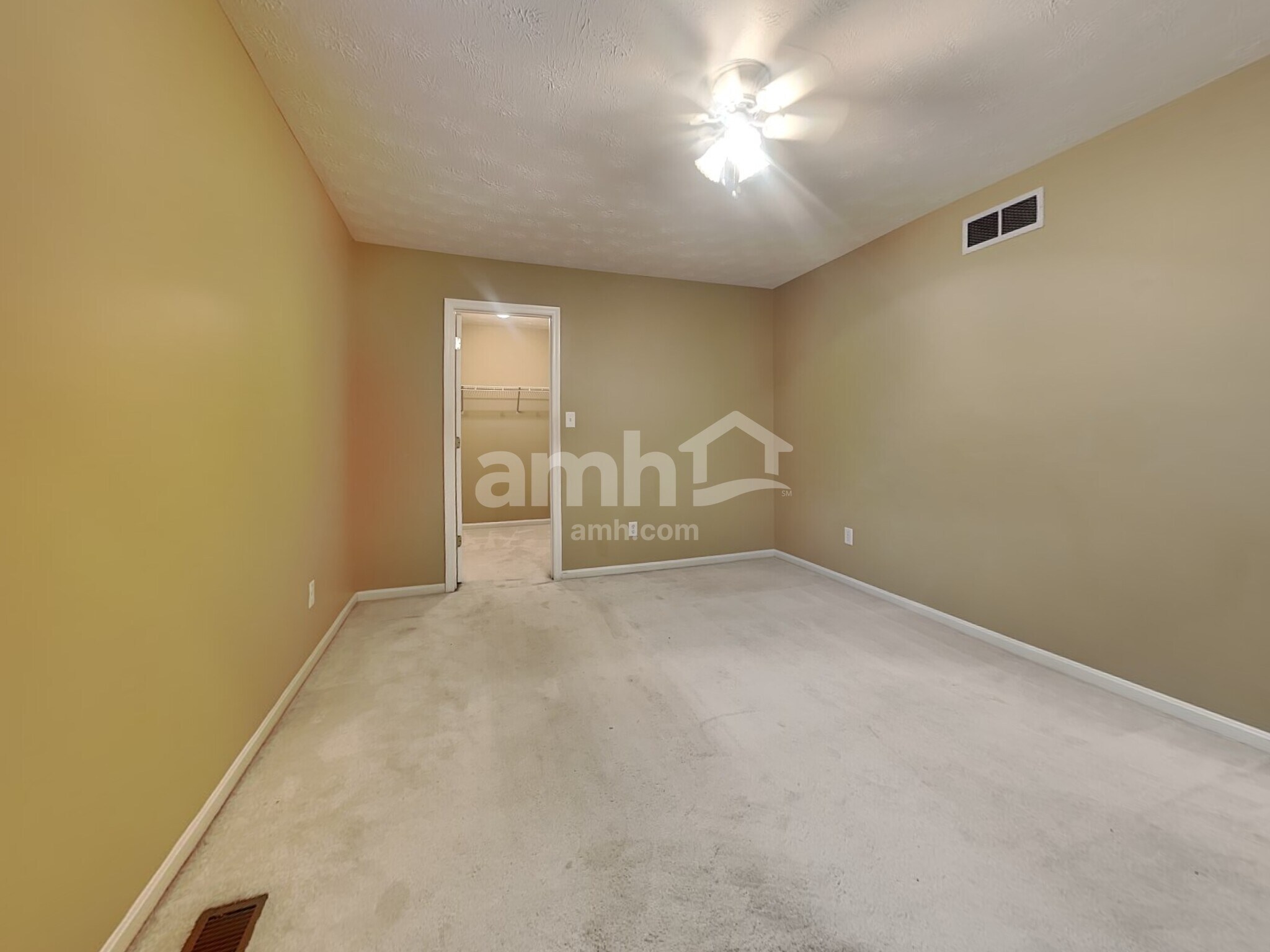 Building Photo - 643 Cassel Creek Dr