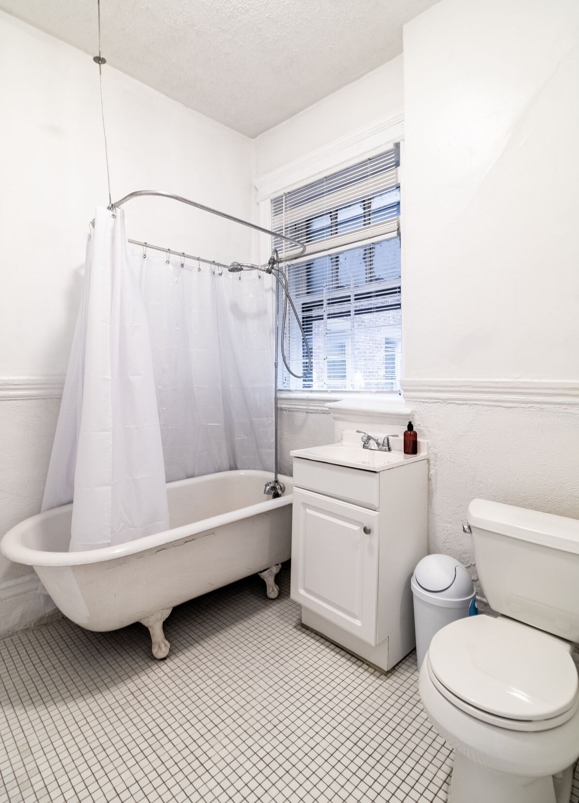 Building Photo - 50 Queensberry St