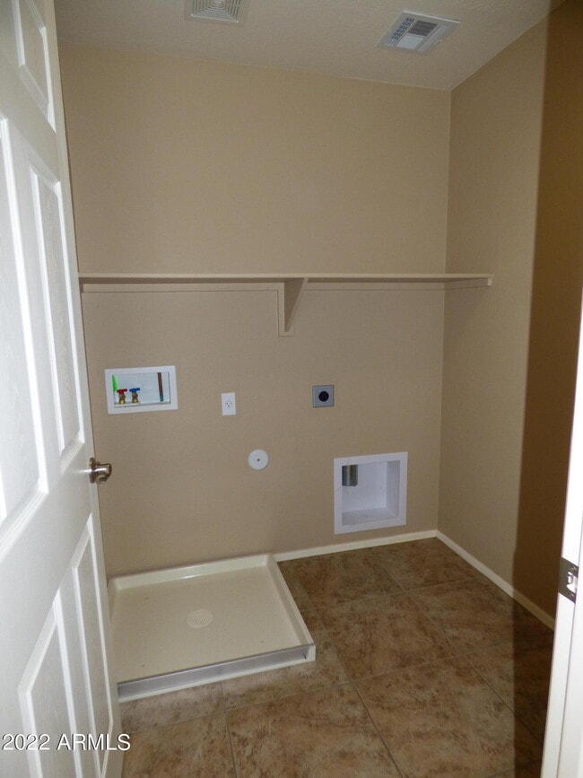 Building Photo - 8623 S 40th Dr