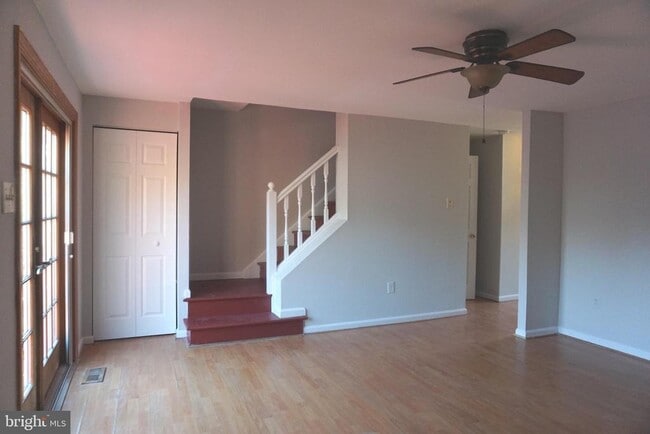 Building Photo - 19 Shady Spring Pl
