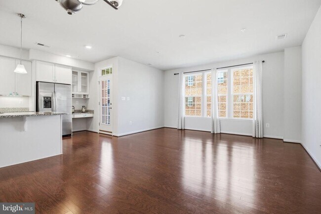 Building Photo - 13735 Air and Space Museum Pkwy