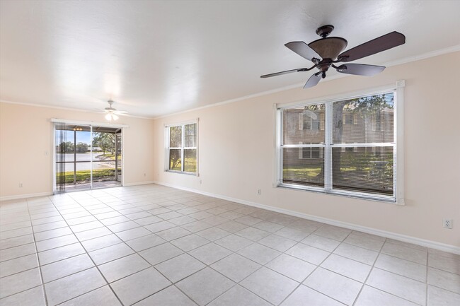 Building Photo - 6750 Lone Oak Blvd