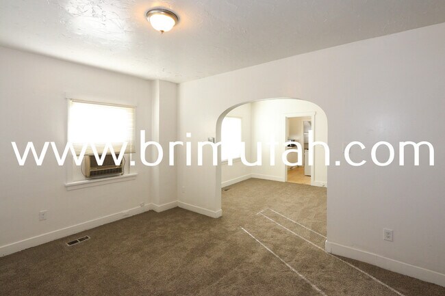 Building Photo - 1470 S 400 E