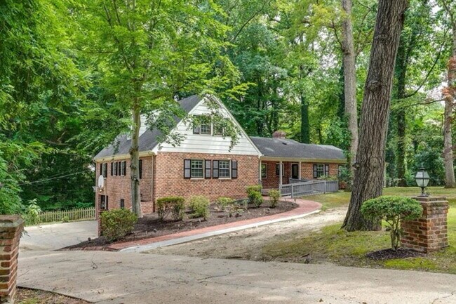 Building Photo - 5001 Southmoor Rd