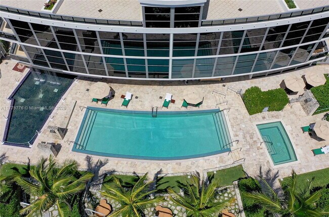 Building Photo - 5875 Collins Ave