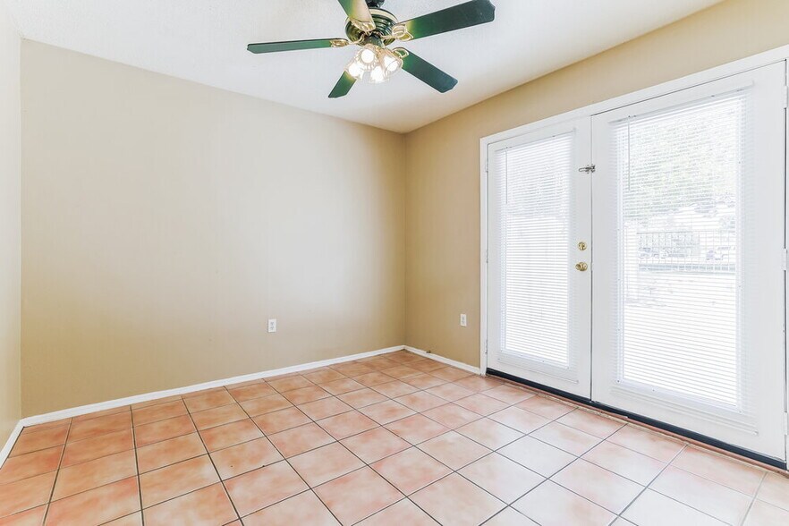 Building Photo - 549 N Granite St