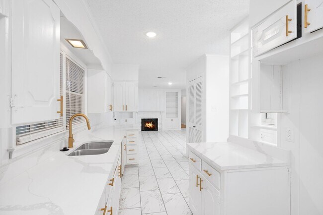 Building Photo - Recently renovated home in Whitehaven