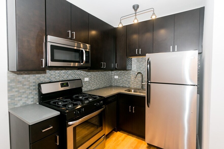 Building Photo - 2402 N Kedzie Blvd