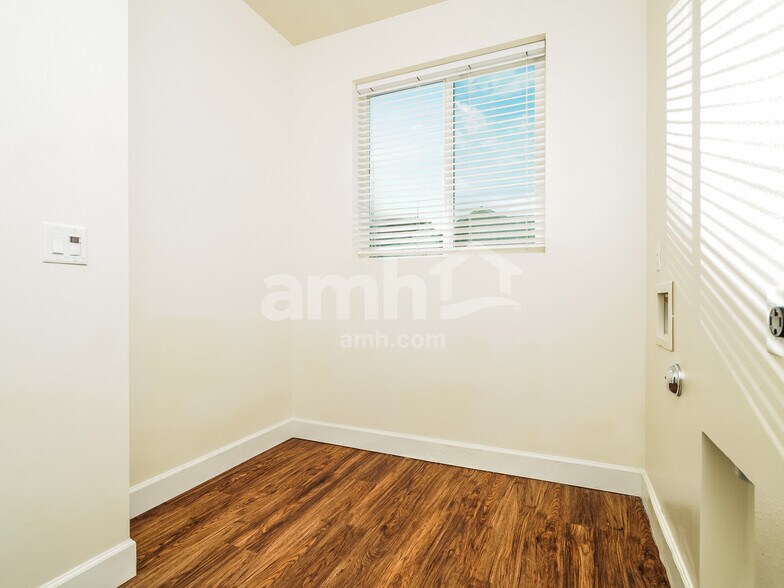 Building Photo - 9260 Shootingstar St SE