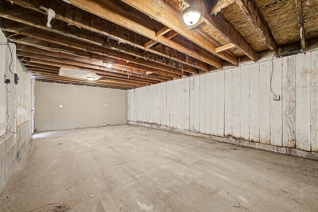 Building Photo - 17801 N 8th Dr