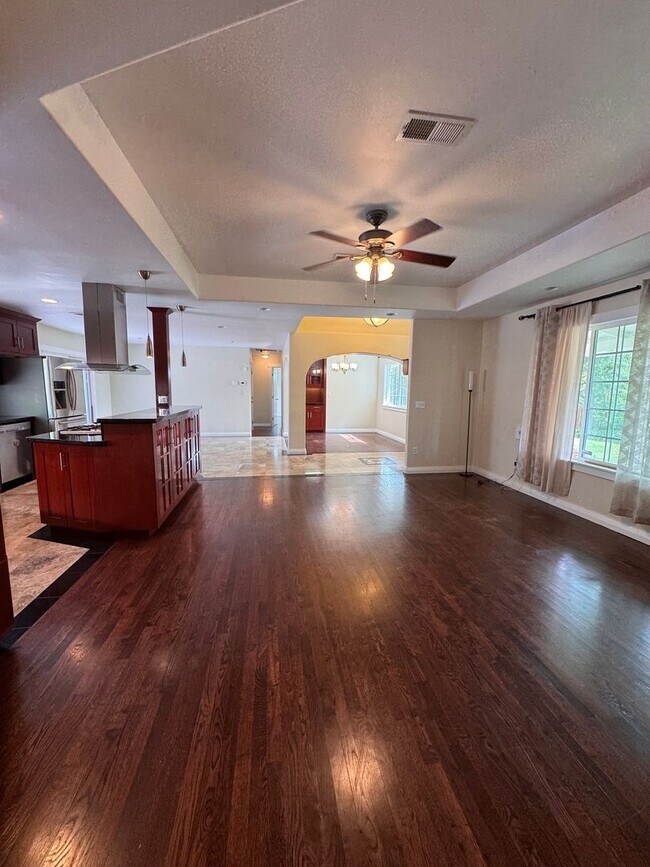 Building Photo - Private Gated Luxury Estate on Acreage with Pool, Pond & Solar in Prime Newcastle Location