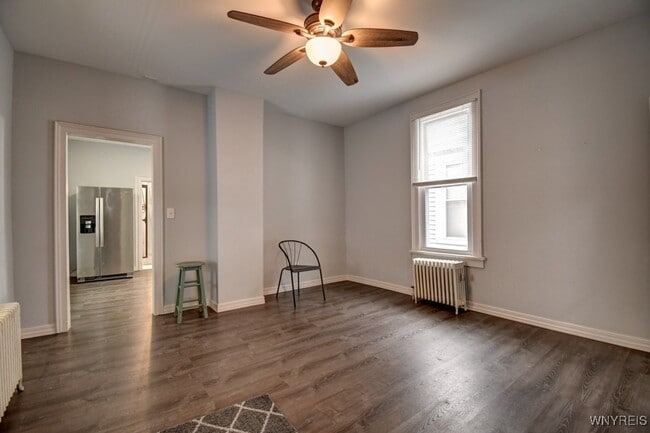 Building Photo - 36 19th St