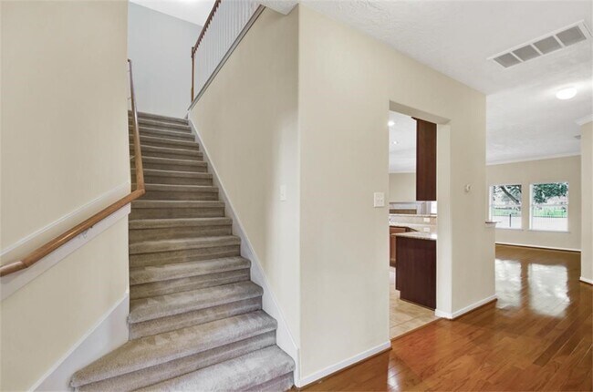 Building Photo - 26011 N Lakefair Dr