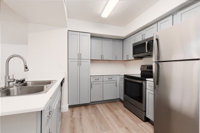 Building Photo - Completely remodeled 1st floor unit in gated Silverado Ranch community