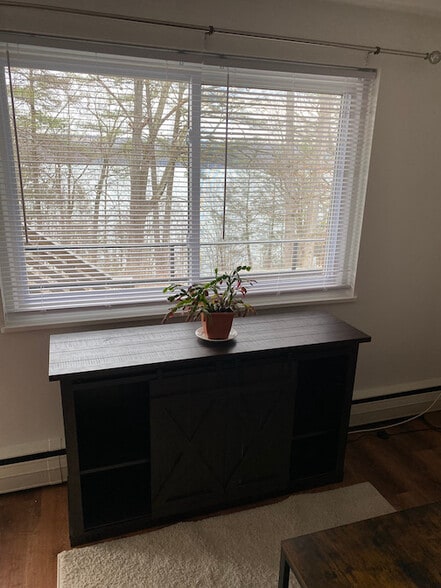 Building Photo - 1 Maplewood Rd