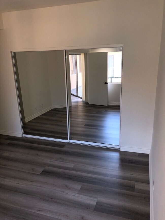 Building Photo - 1200 Mansfield N Ave