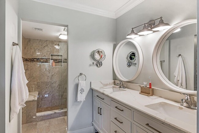 Building Photo - 12926 Briarlake Dr