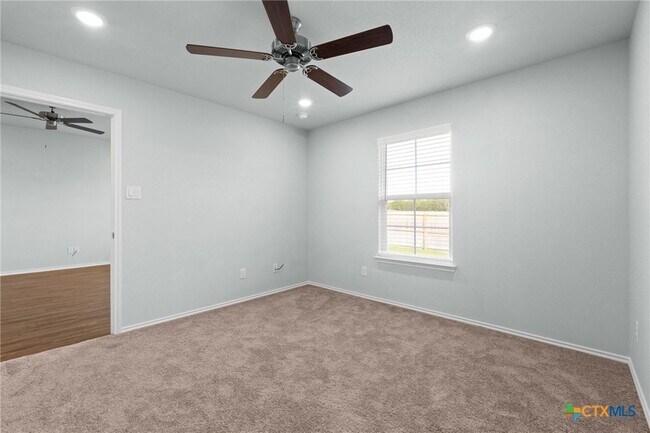 Building Photo - 1218 LEXINGTON Dr