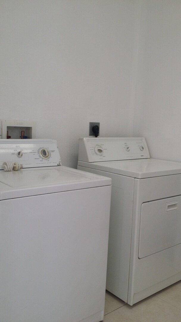 Building Photo - North Biscayne 3/2/2 / NEW PRICE / $ 1800