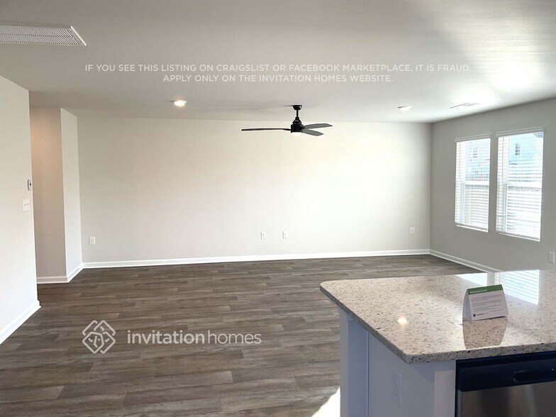 Building Photo - 213 White Flds Ave