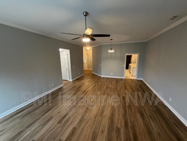 Building Photo - 88 E Cydnee St