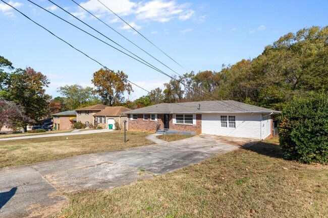 Building Photo - 4010 Emerald Lake Dr