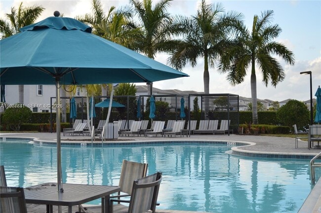 Building Photo - 1522 SE 26th Ter