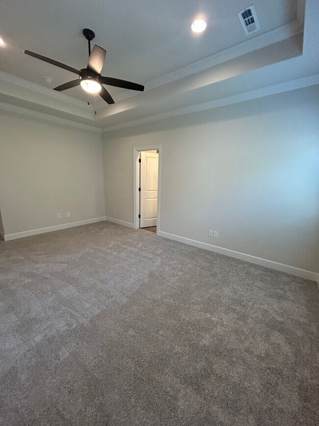 Building Photo - Beautiful Modern Home in Pea Ridge!