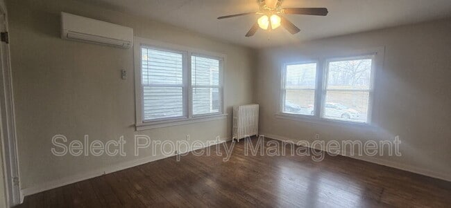 Building Photo - 1033 Edgewater Ave