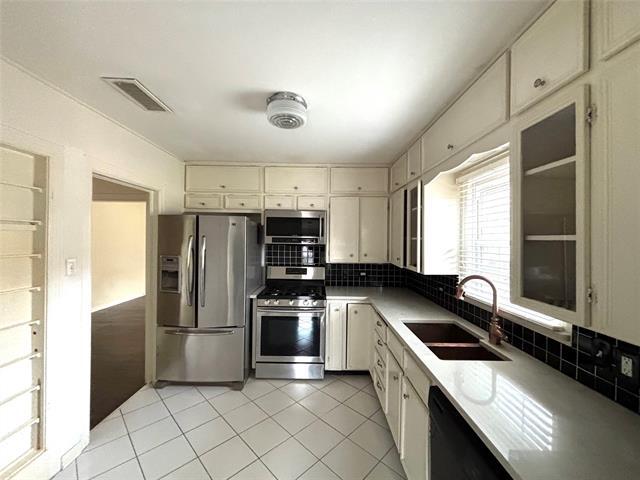 Building Photo - 3810 Whitehall Dr