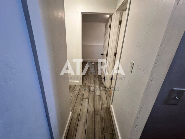 Building Photo - 3213 Rushton Ln