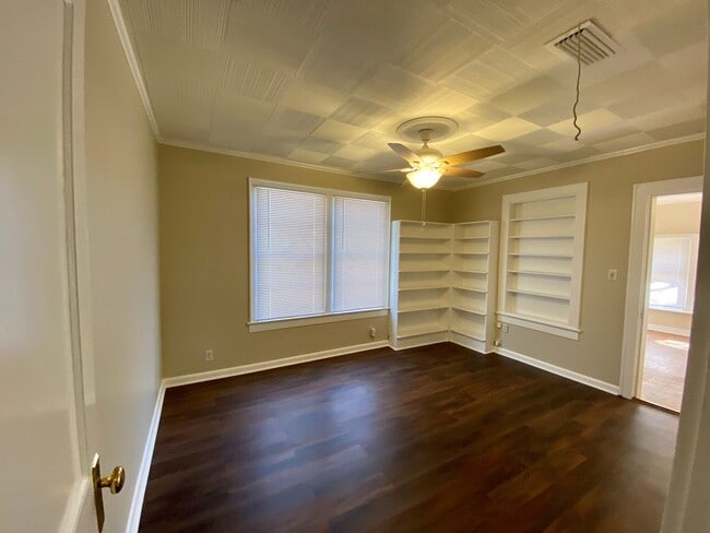 Building Photo - South Highlands Bungalow for Lease | 71104...