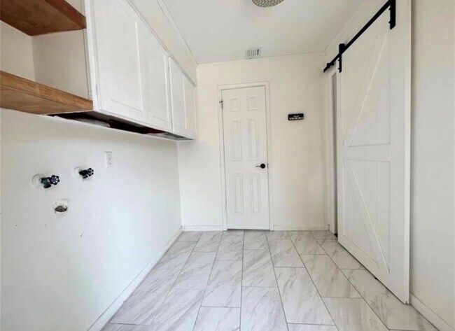 Building Photo - 20211 Salzburg Ln