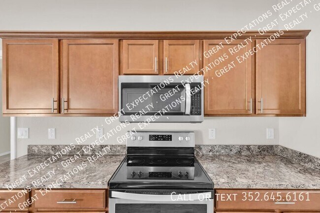 Building Photo - 11302 SW 62nd Cir