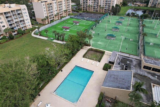 Building Photo - 2788 Tennis Club Dr