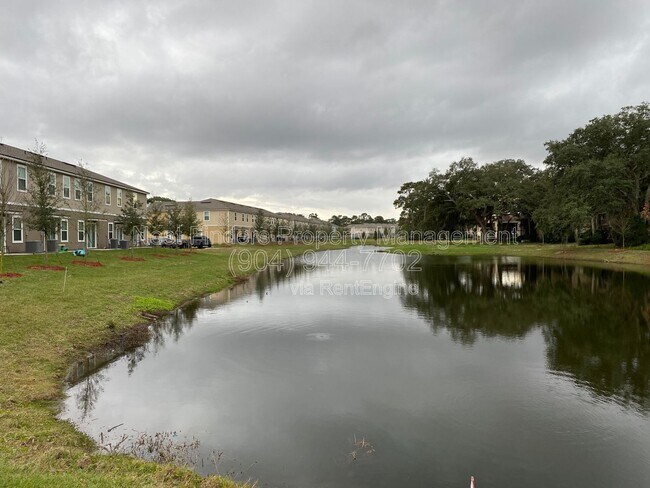 Building Photo - 9588 Star Dr