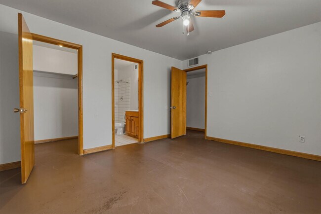 Building Photo - 3636 W Keim Dr