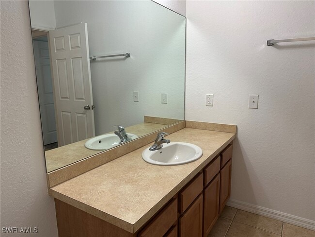 Building Photo - 1334 NW 15th Pl