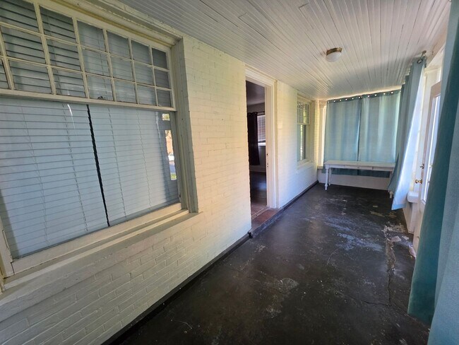 Building Photo - 170 N 100 E