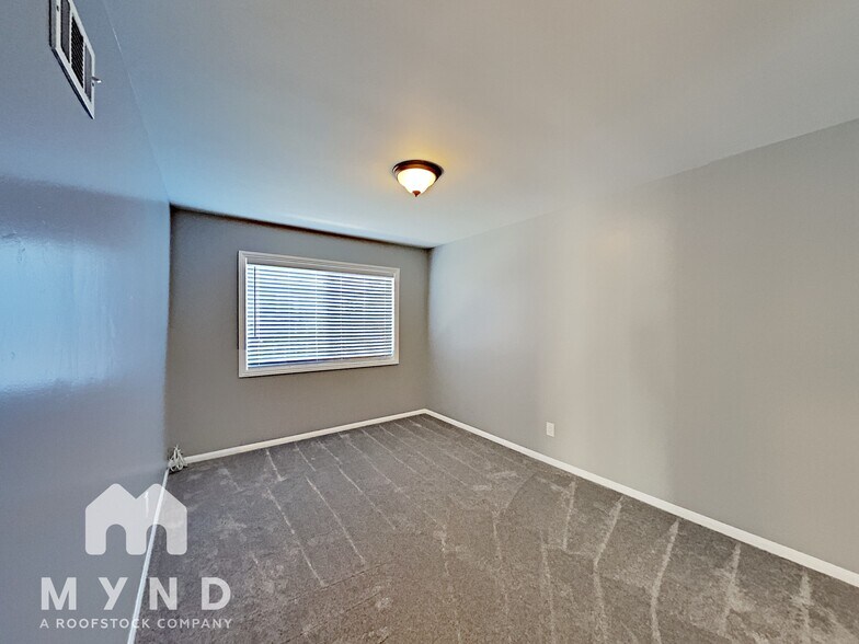 Building Photo - 5572 Waring Rd