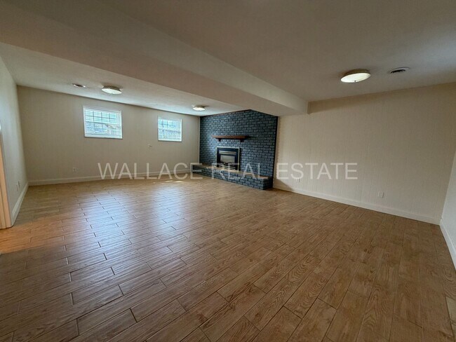 Building Photo - APPLICATION PENDING!!  DO NOT APPLY!!  3 BEDROOM/ 2.5 BATHROOM SOUTH KNOXVILLE HOME!!!