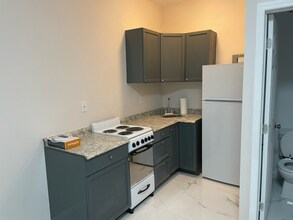 Building Photo - 1020 N 18th Ct