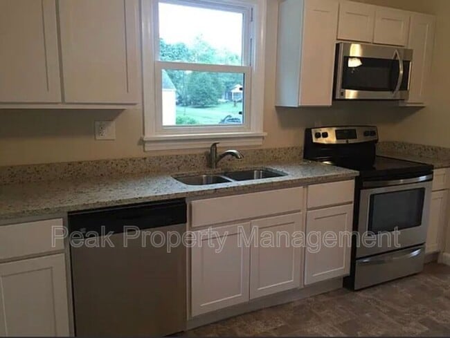 Building Photo - 208 Marlin Dr