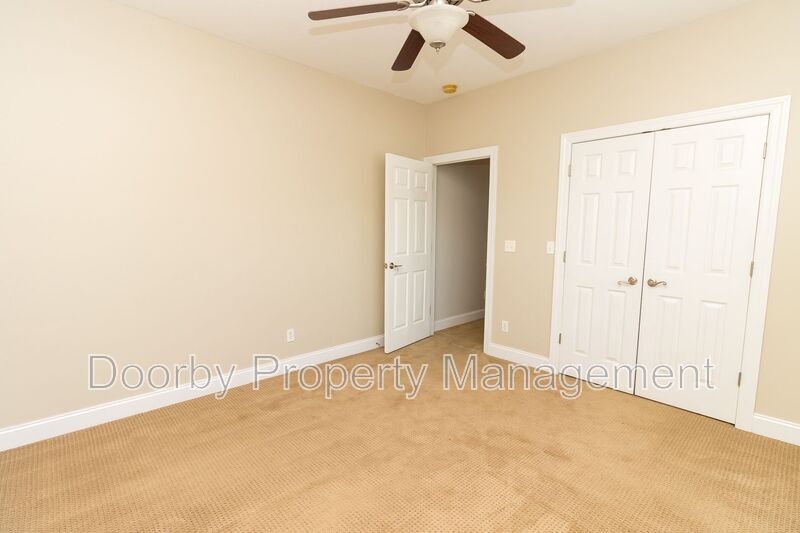 Building Photo - 8584 Sunridge Dr