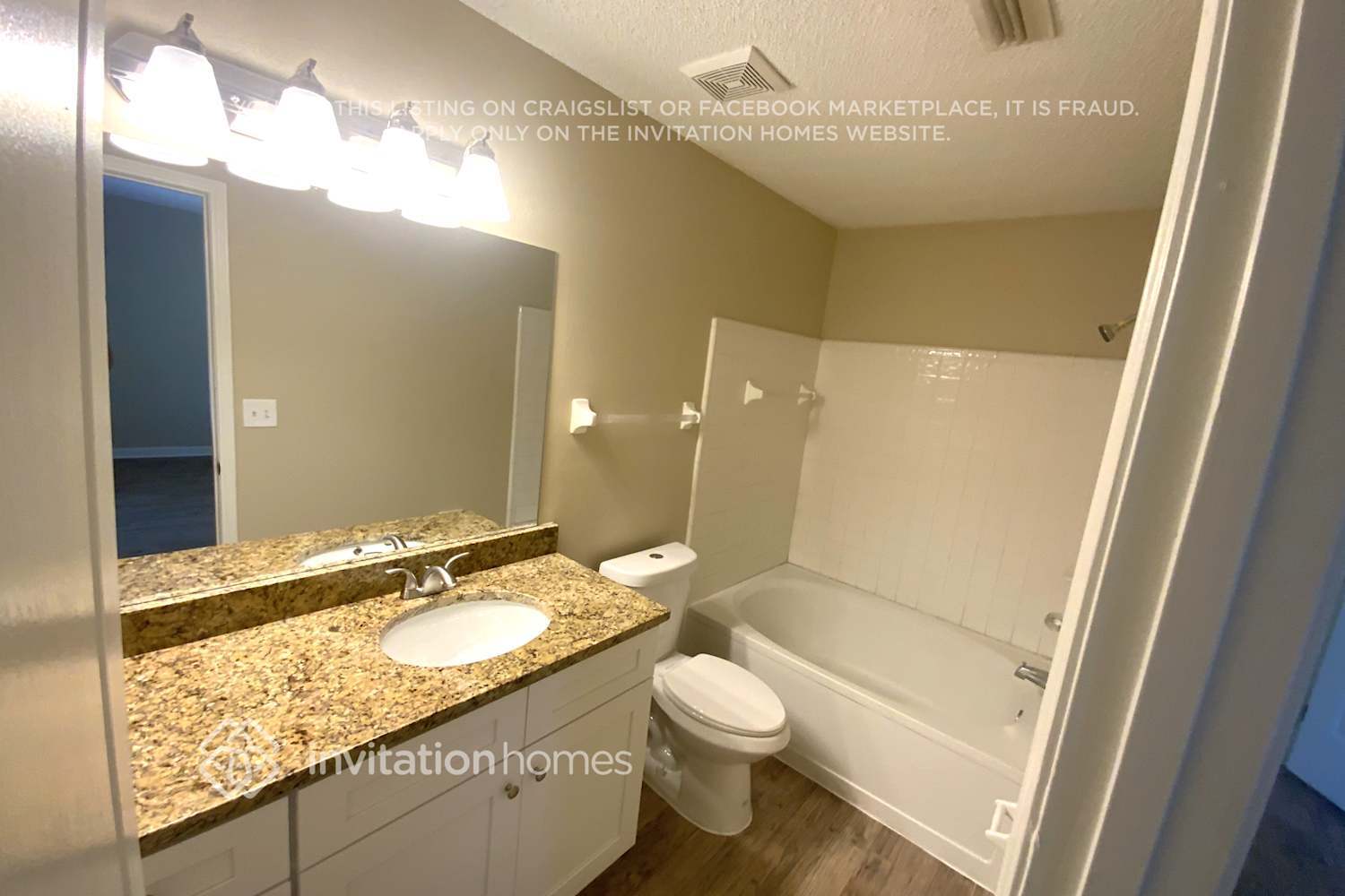 Building Photo - 1730 Ashwood Cir