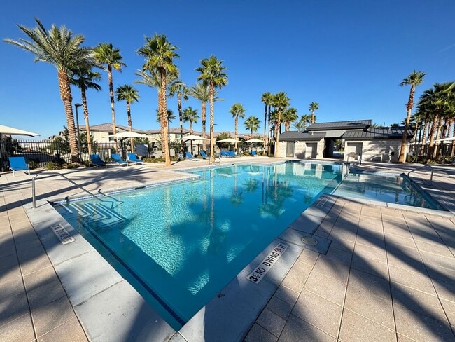 Building Photo - Beautiful 3Bed/3Bath Townhome located in Enterprise/Southern Highlands–Southwest Henderson border...