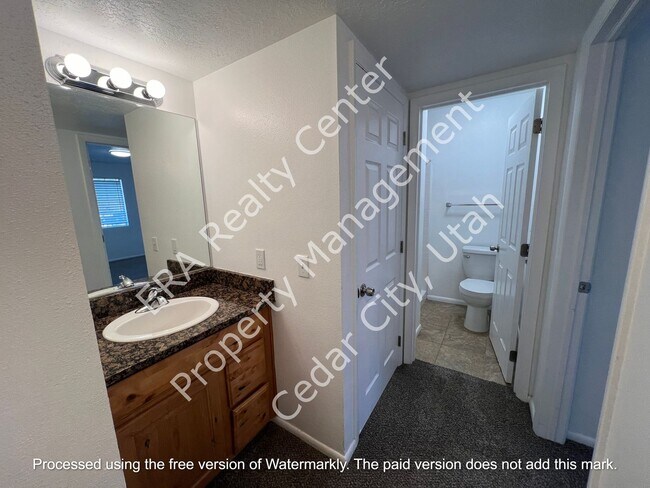 Building Photo - Move-In Bonus!  3 Bedroom - 2 bath Condo in Cedar Cove