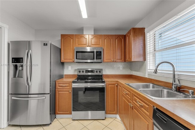 Building Photo - 10383 SW 209th Ln